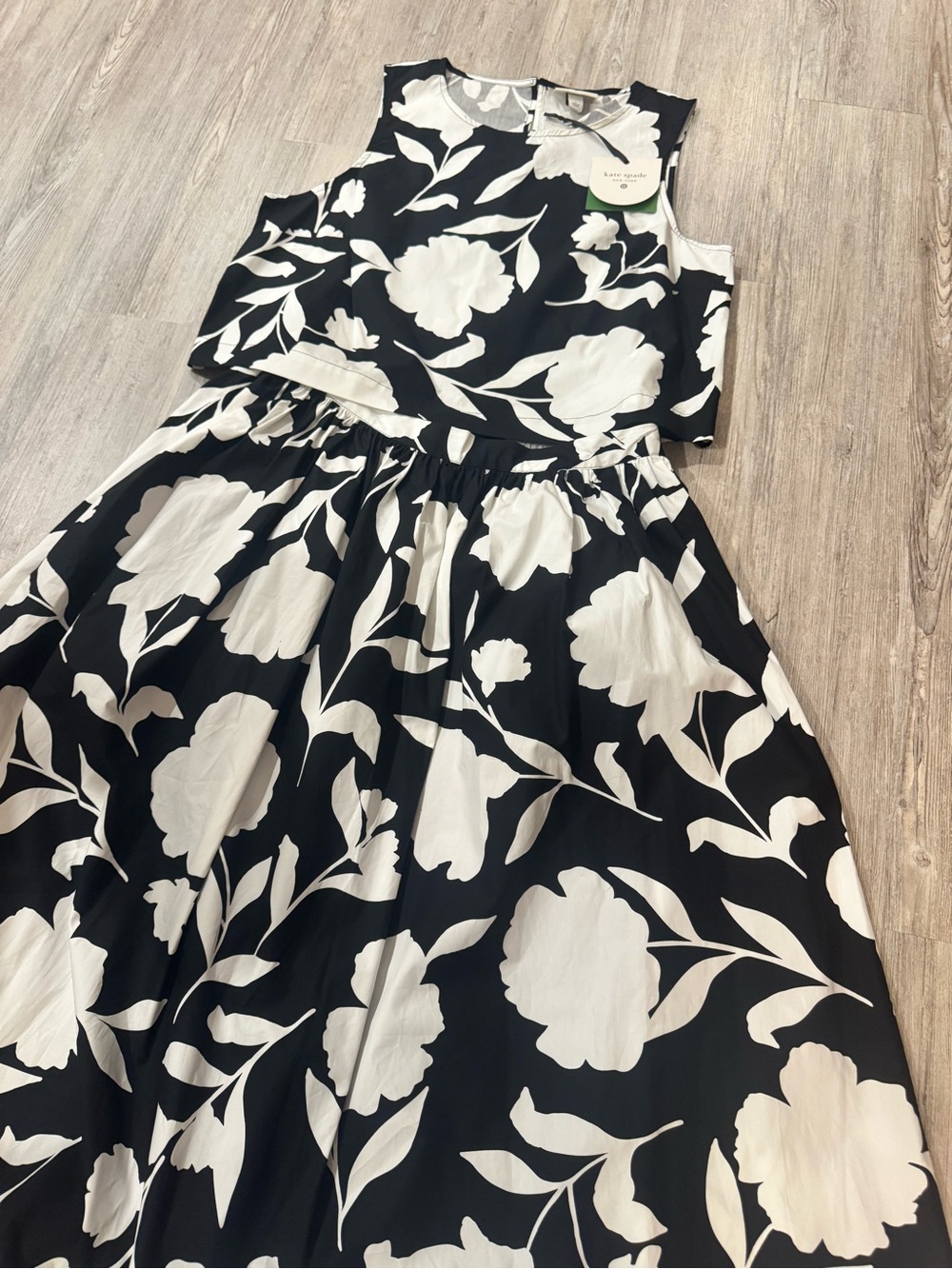 Kate Spade Black & White Floral Sleeveless Top and Skirt BRAND NEW - Picture 2 of 11